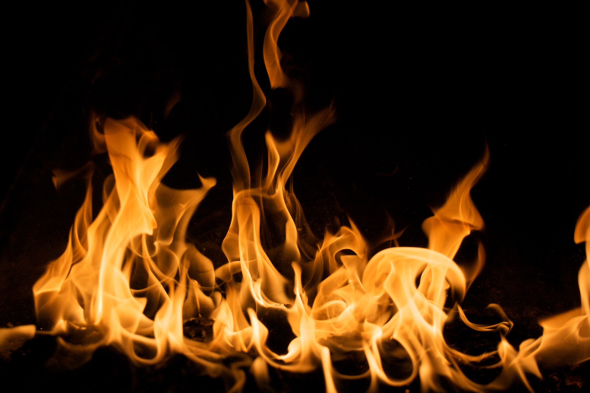 Read more about the article DID YOU LIGHT THE FIRE AND RUN? THE STORY OF THE CORPORATE ARSONIST