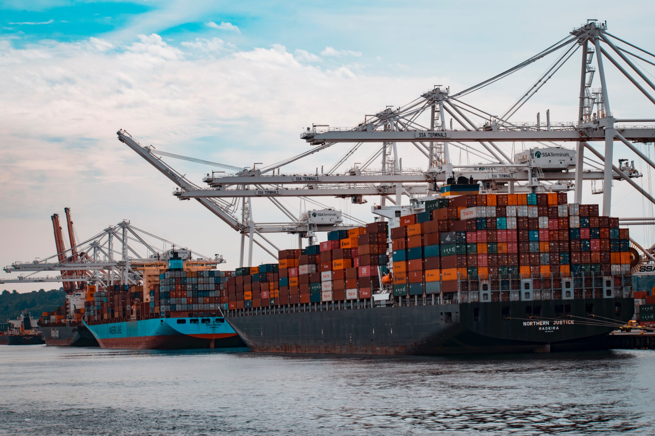You are currently viewing COMMERCIAL TERMS IN SALE OF GOODS – FOB and CIF (Part 2 of 3)